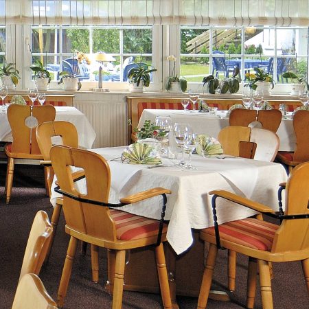 festlich eingedecktes Restaurant